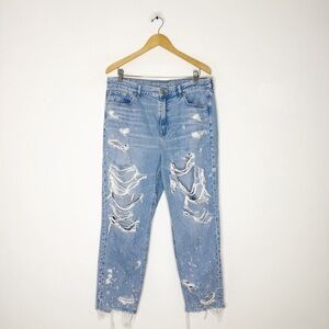 American Eagle Mom Jeans Size 16 Short Distressed Bleach Splatter